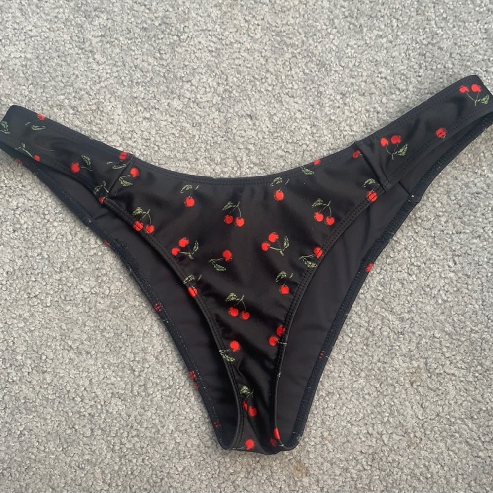 For love and lemons black cherry bikini - Picture 3 of 6